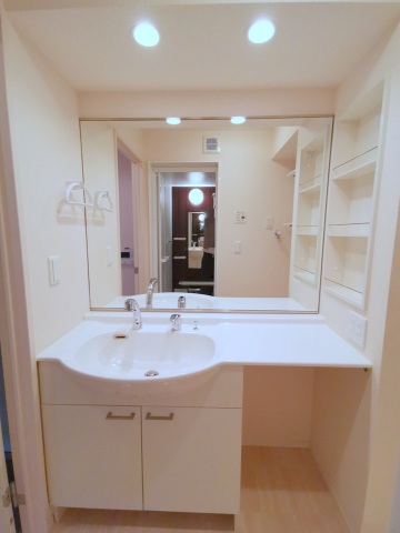 洗面設備　大型洗面化粧台