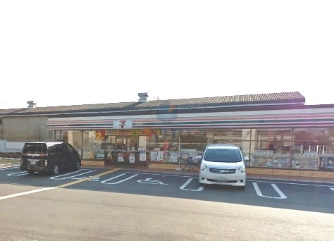 コンビニ　セブンイレブン豊中利倉東２丁目店（コンビニ）まで645m