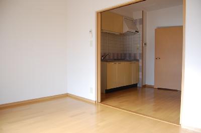 居室・リビング　陽当たり良好のリビングスペース。別室写真。現状優先。