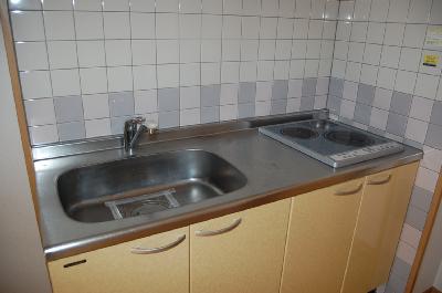 キッチン　ＩＨクッキングヒーターシステムキッチン。別室写真。現状優先。