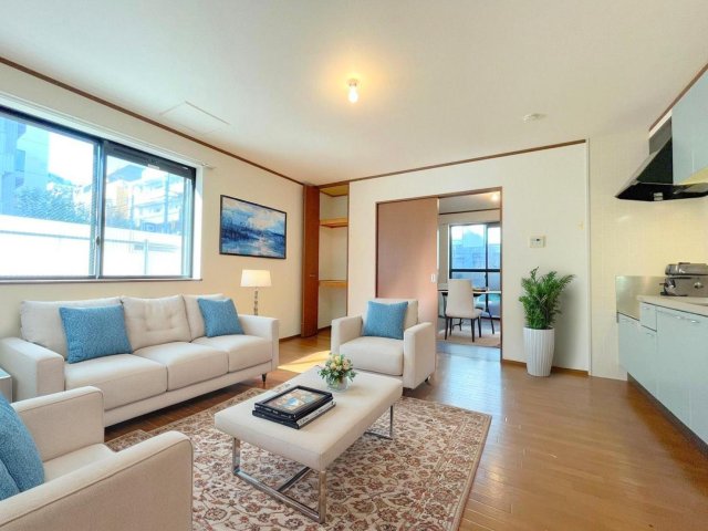 居室・リビング　※家具付きのイメージ写真になります。（CG家具のため、実際に