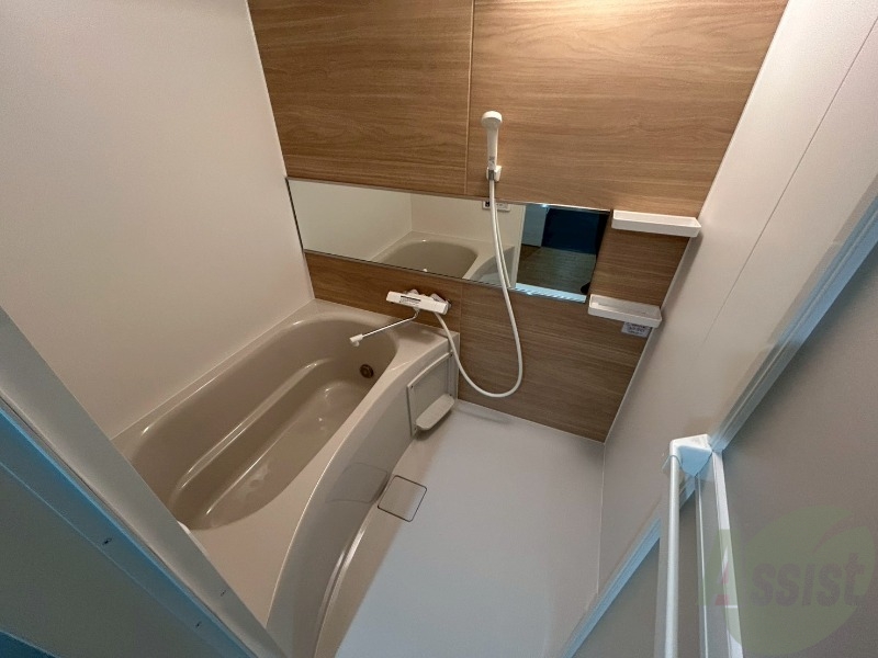 バス・シャワールーム　ユニットバスです。疲れを癒すのに欠かせませんね！