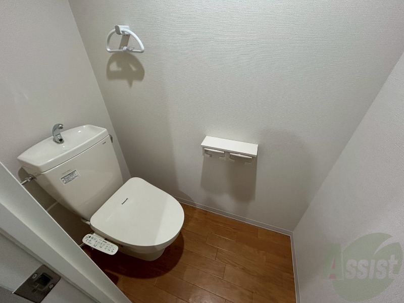 トイレ　こちらはトイレです。清潔感があり、安心して使用できます。