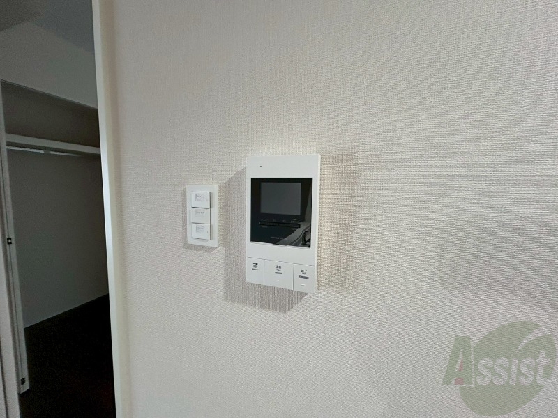 セキュリティ　ＴＶモニター付インターホンです。来客者の顔が見えるので安心！