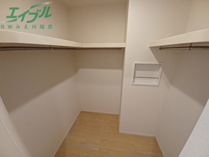 収納　同型タイプ画像