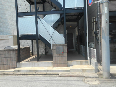 エントランス　建物の内部です