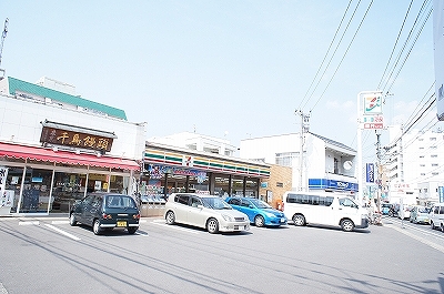 コンビニ　セブンイレブン（コンビニ）まで1500m