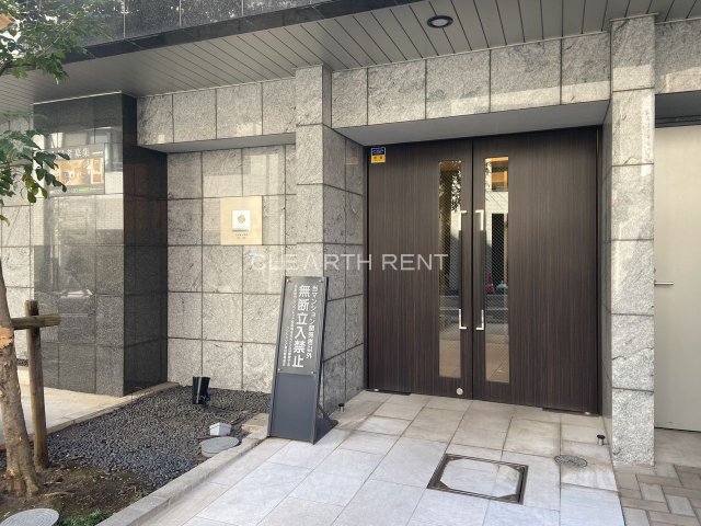 エントランス　生活に便利な室内設備充実