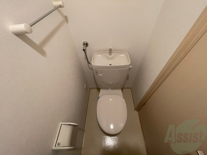 トイレ　こちらはトイレです。清潔感があり、安心して使用できます。