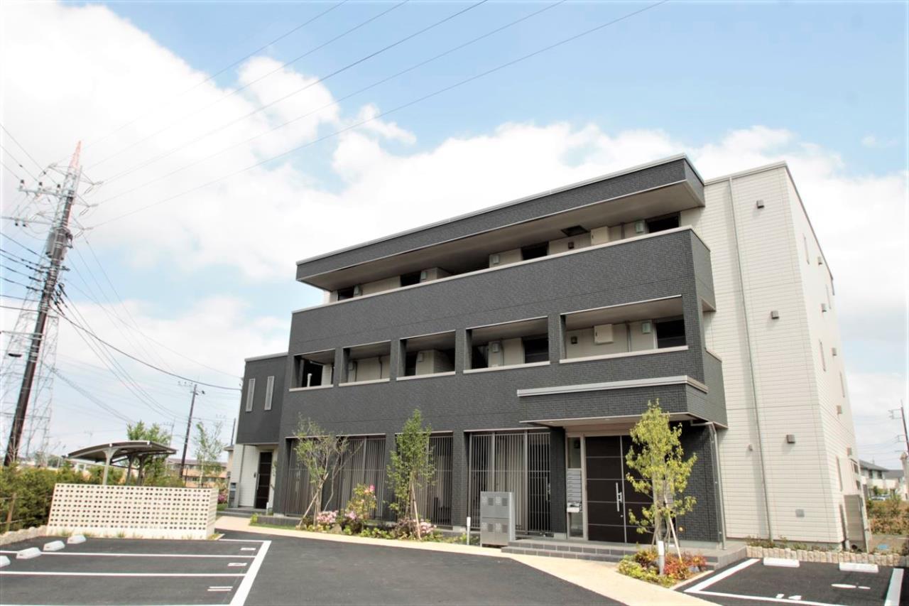 建物外観　3階建て