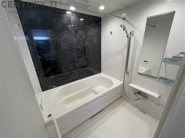 バス・シャワールーム　浴室乾燥・追い炊きが付いて便利☆