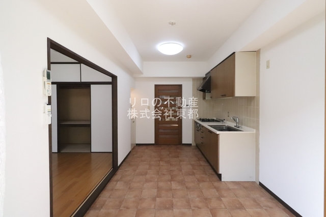 居室・リビング　キッチンひろびろ、自炊派におすすめのお部屋です♪