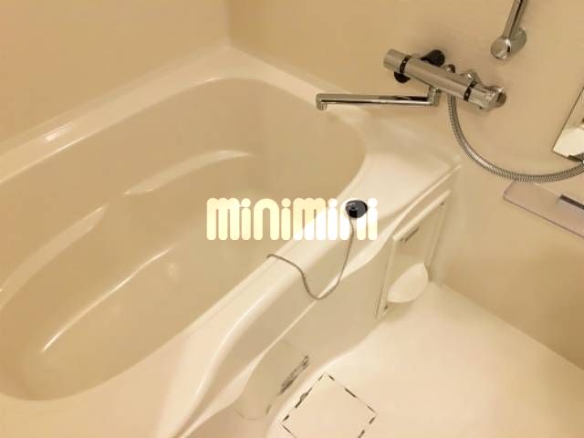 バス・シャワールーム　別号室の参考写真