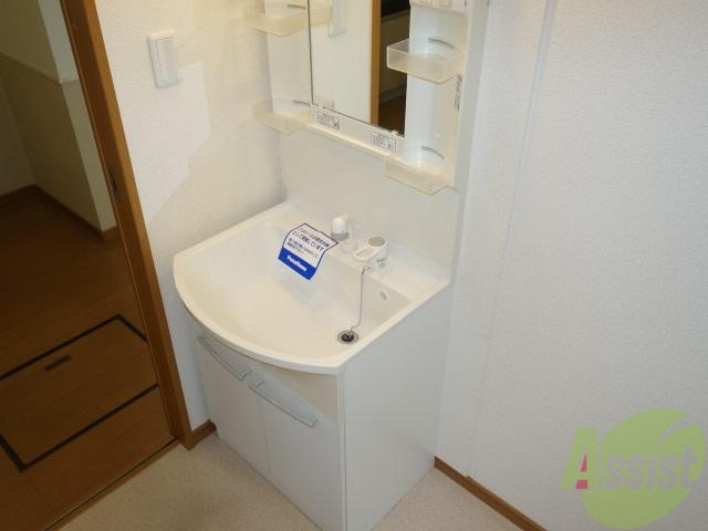 洗面設備　綺麗な洗面台