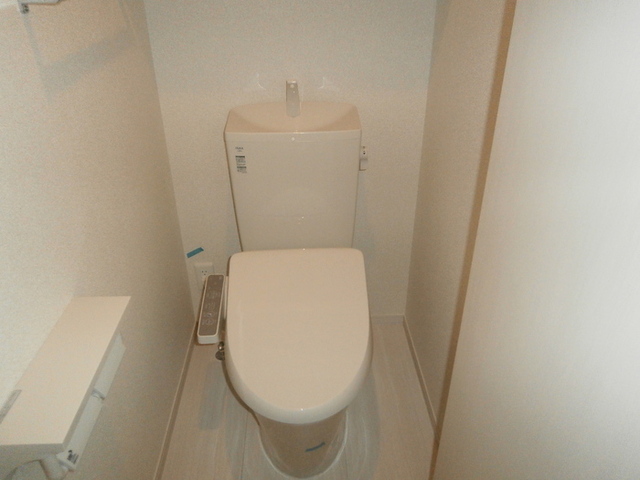 トイレ　温水洗浄暖房便座