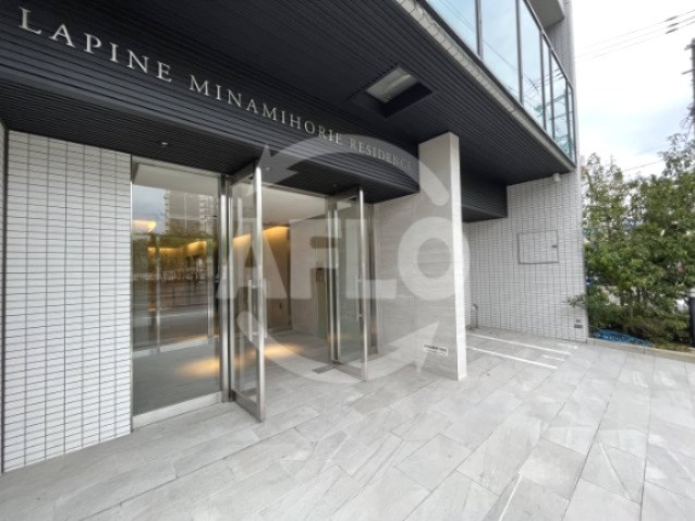 エントランス　ラピーヌ南堀江レジデンス　エントランス