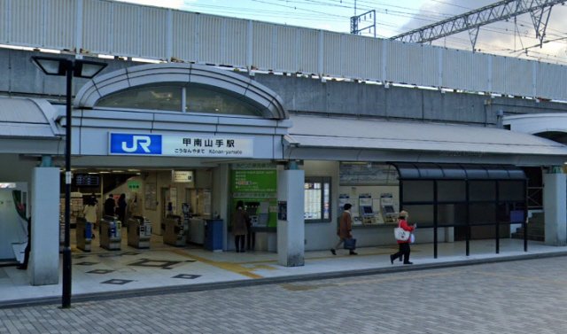 エントランス　小学校