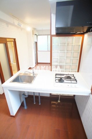 キッチン　広々使える快適な調理スペースです♪