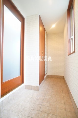 玄関　ゆとりある玄関スペース♪