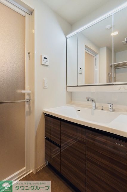 洗面設備　※写真は同タイプ住戸です。