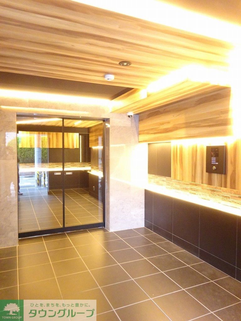 ロビー　内見の予約先はタウンハウジング新中野店になります★★