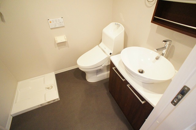 トイレ　別部屋