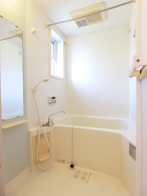 バス・シャワールーム　追い焚き付