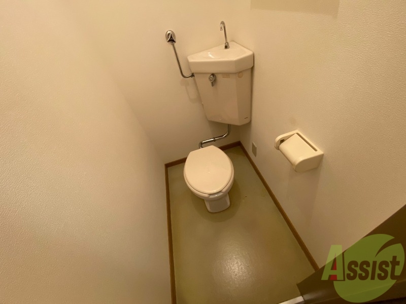 トイレ　こちらはトイレです。清潔感があり、安心して使用できます。