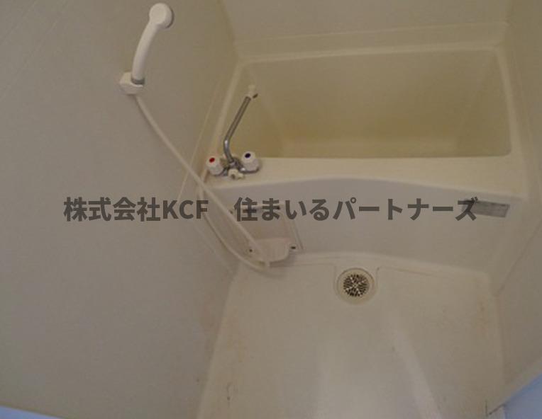 バス・シャワールーム　コンパクトで使いやすいお風呂です