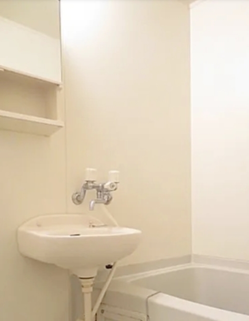 洗面設備　同仕様参考写真