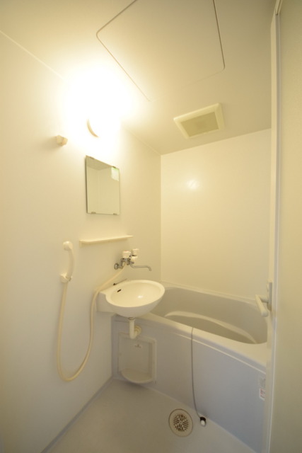 バス・シャワールーム　★ゆったりとしたバスルームで癒しのひと時を…★