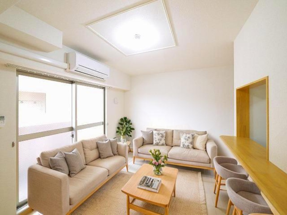 居室・リビング　CGで家具等を配置したもので家具等は含まれません。