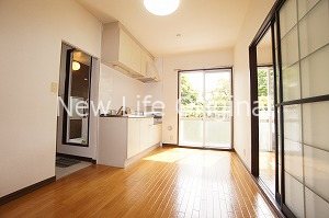 居室・リビング　6.7帖DK。ダイニングテーブルも置ける広さがあります。