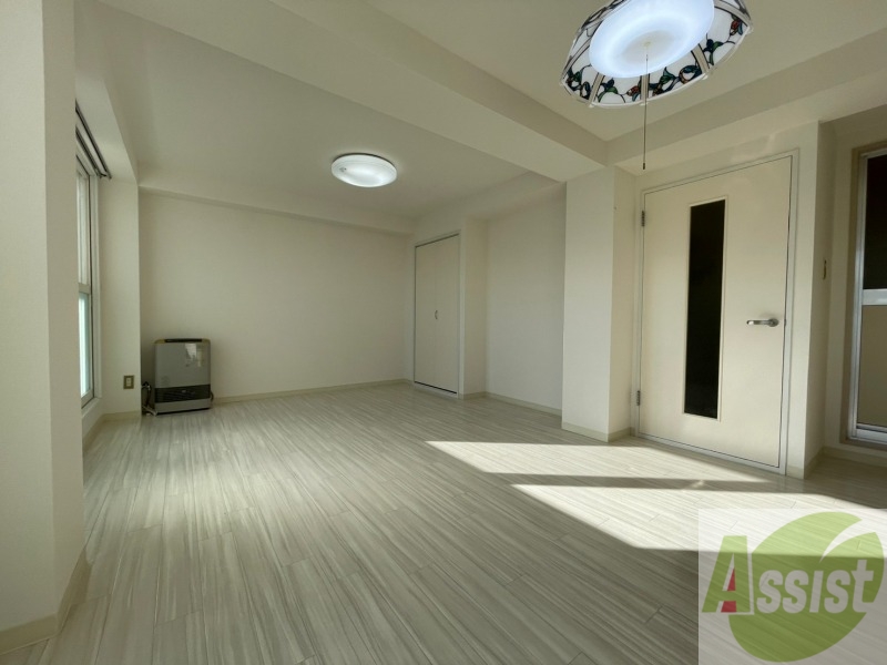 居室・リビング　広くてキレイなお部屋が広がっていて、充実した生活が送れそう。