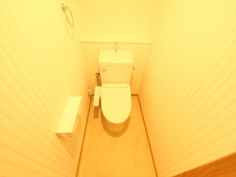 トイレ　温水洗浄暖房便座付トイレ