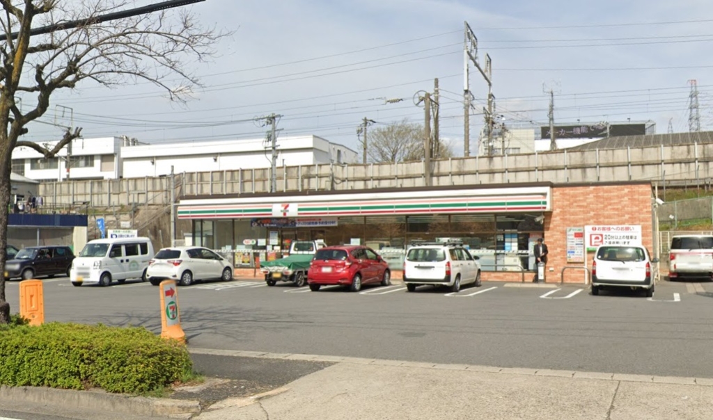 コンビニ　セブンイレブン 名古屋南大高駅前店（コンビニ）まで470m