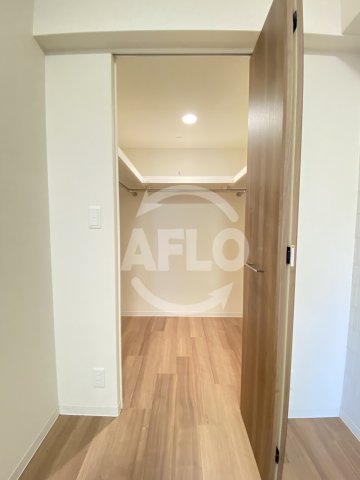 収納　プレサンス新町ウィズジョイ　ウォークインクローゼット