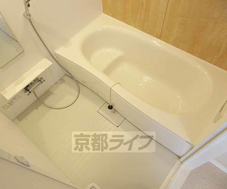 バス・シャワールーム　ゆったりくつろげるバスルームです