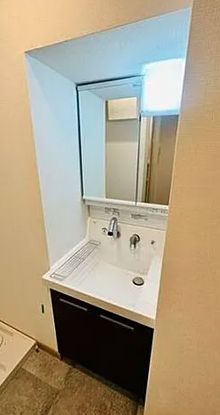 洗面設備　コンパクトで使いやすい洗面所