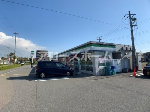 コンビニ　ファミリーマート 伊川谷インター東店（コンビニ）まで664m
