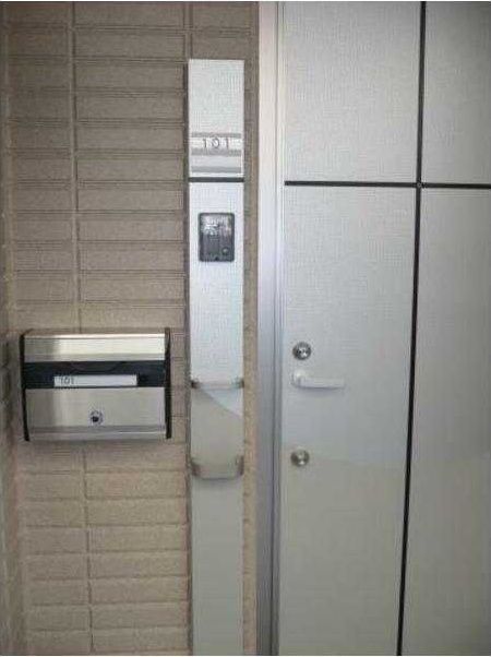 玄関　お問合せはタウンハウジングまで！※現地待合わせ相談可能