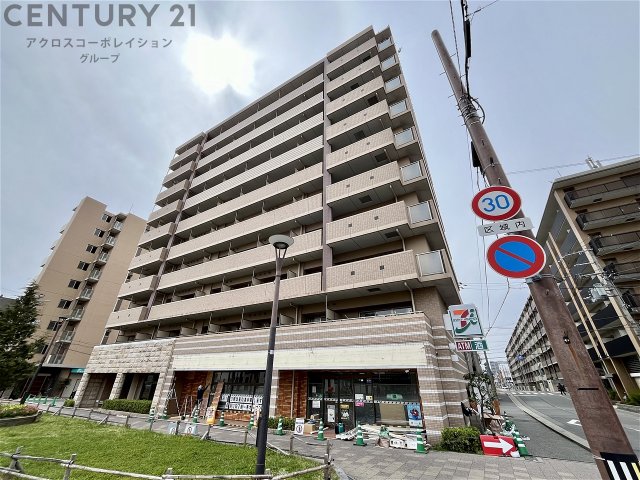 建物外観　安心のオートロック付き♪