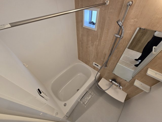 バス・シャワールーム　落ち着いた空間のお風呂です