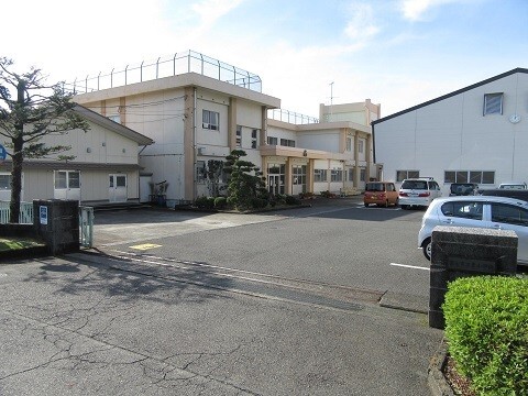 小学校　富士市立東小学校（小学校）まで2923m