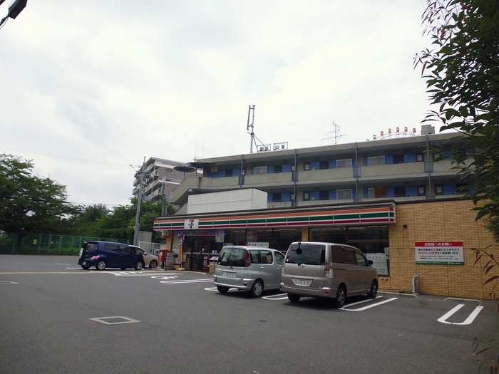 コンビニ　セブンイレブン（コンビニ）まで189m