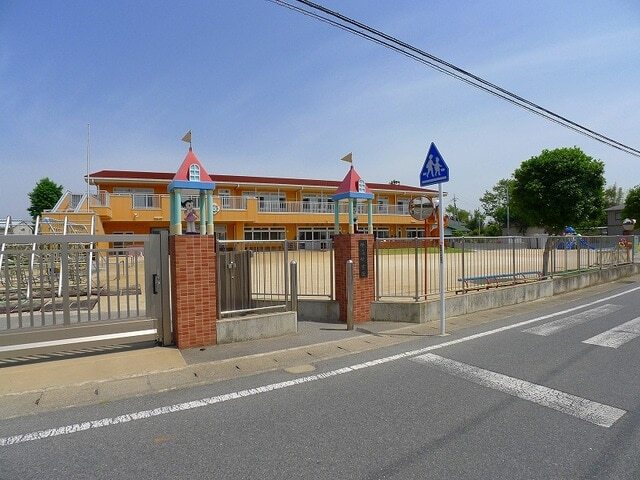 幼稚園・保育園　休泊保育園（幼稚園・保育園）まで858m