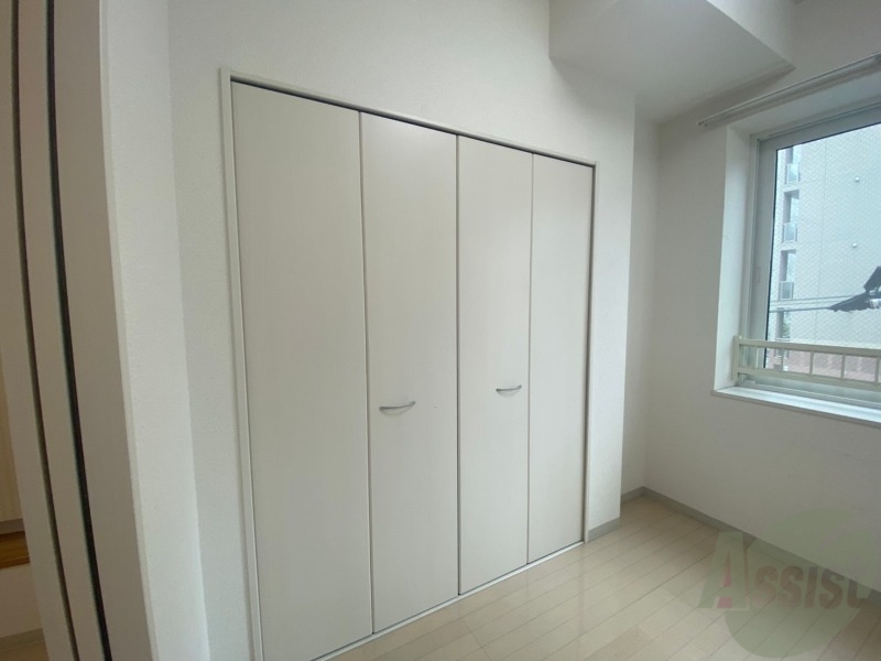 収納　寝室の収納です。部屋がすっきり片付きます。