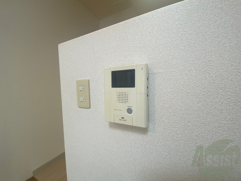 セキュリティ　ＴＶモニター付インターホンです。来客者の顔が見えるので安心！