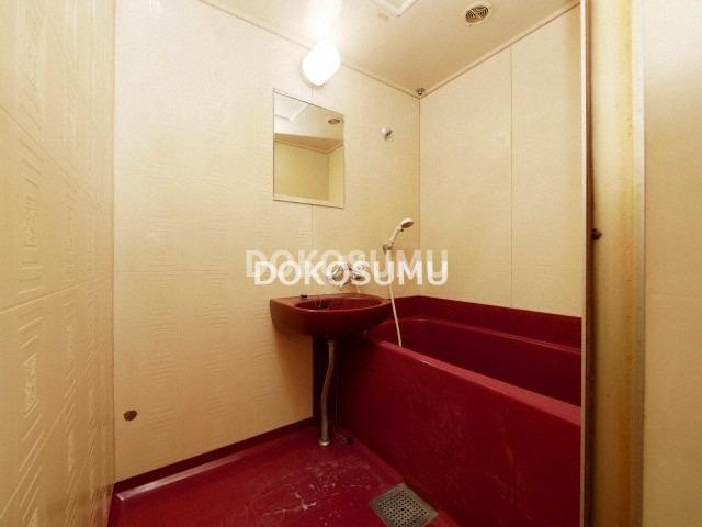バス・シャワールーム　一日の疲れをやさしく癒やす、清潔感あふれるリラックスバス。