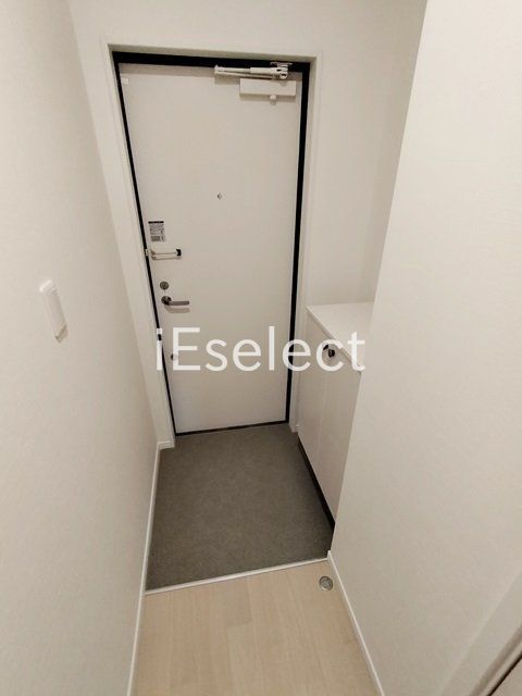 玄関　玄関にはシューズボックスがあります